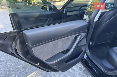 Седан Tesla Model 3 2018 в 