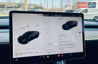 Седан Tesla Model 3 2020 в 