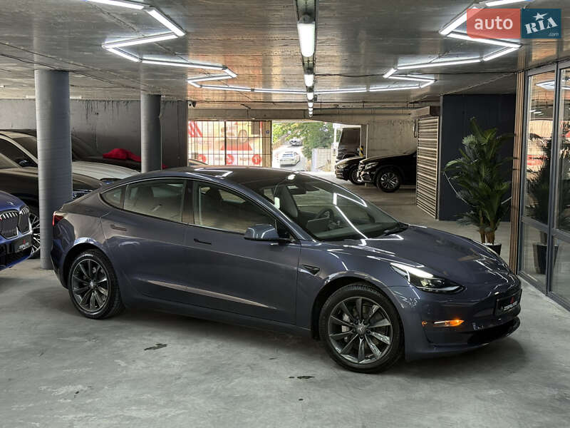 Tesla Model 3 2023