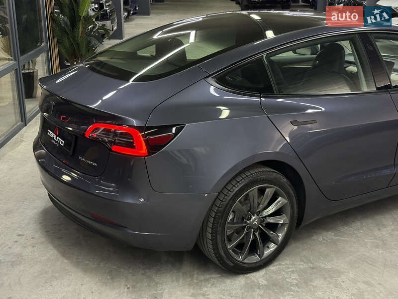Седан Tesla Model 3 2023 в Одессе