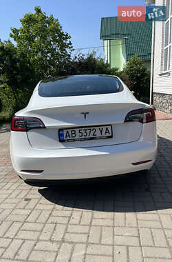 Седан Tesla Model 3 2023 в 