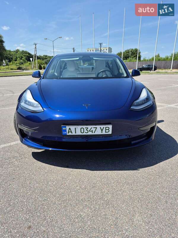 Седан Tesla Model 3 2020 в Києві