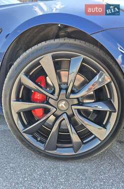 Седан Tesla Model 3 2020 в 