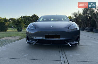 Седан Tesla Model 3 2022 в Киеве
