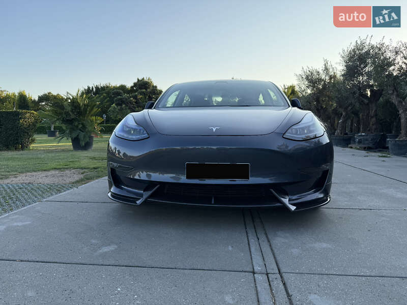 Tesla Model 3 2022