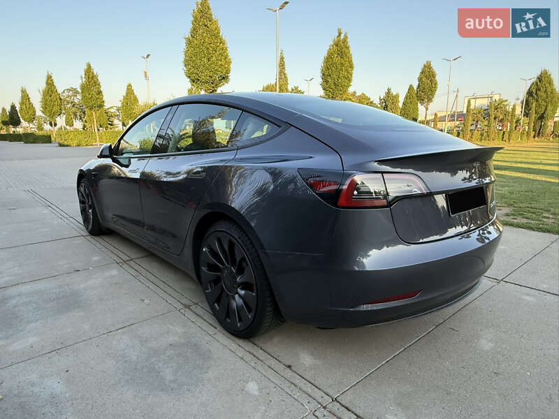 Седан Tesla Model 3 2022 в Киеве