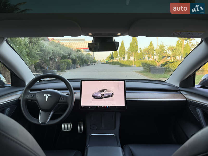 Седан Tesla Model 3 2022 в Киеве