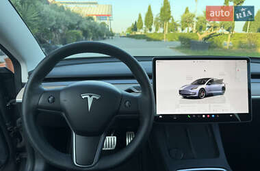 Седан Tesla Model 3 2022 в Киеве