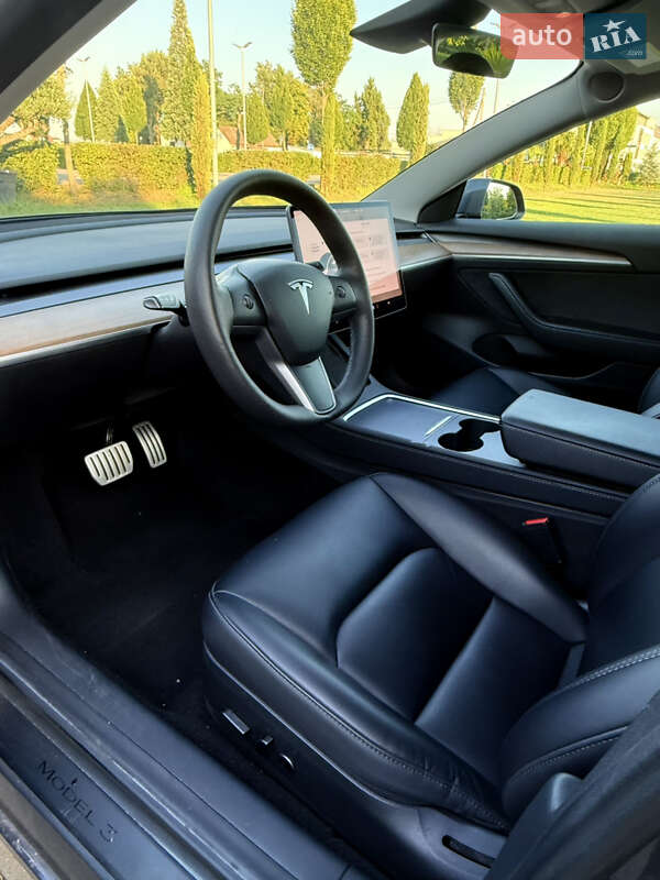 Седан Tesla Model 3 2022 в Киеве