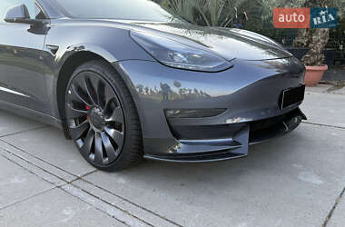 Седан Tesla Model 3 2022 в Киеве
