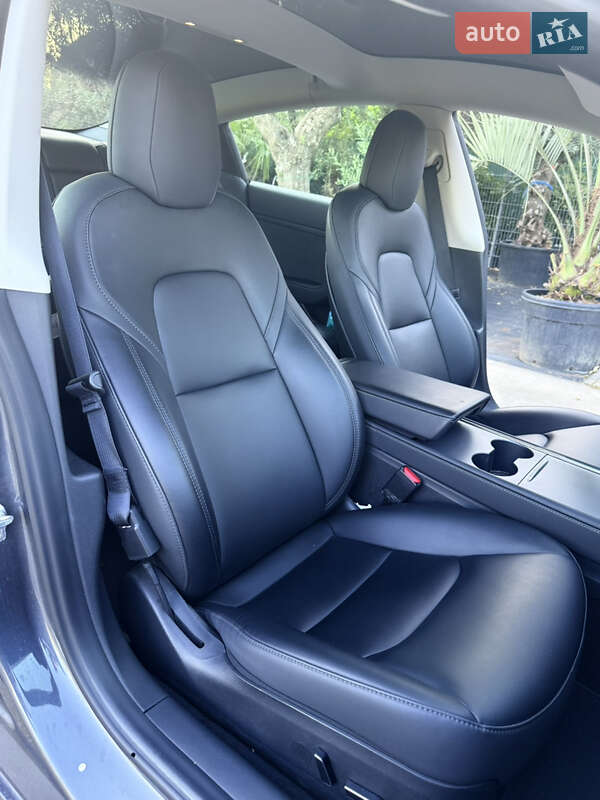Седан Tesla Model 3 2022 в Києві
