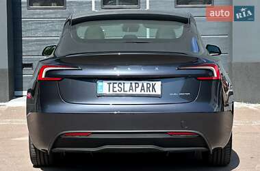 Седан Tesla Model 3 2024 в 