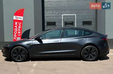 Седан Tesla Model 3 2024 в 