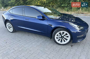 Седан Tesla Model 3 2021 в 