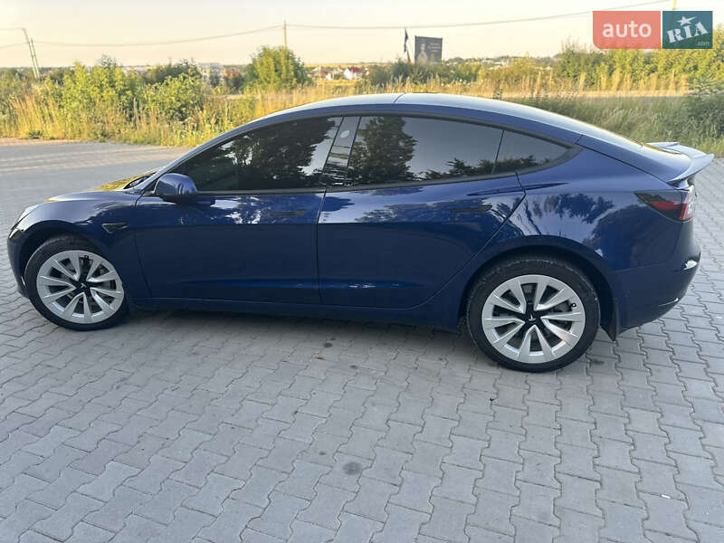 Седан Tesla Model 3 2021 в Теребовлі