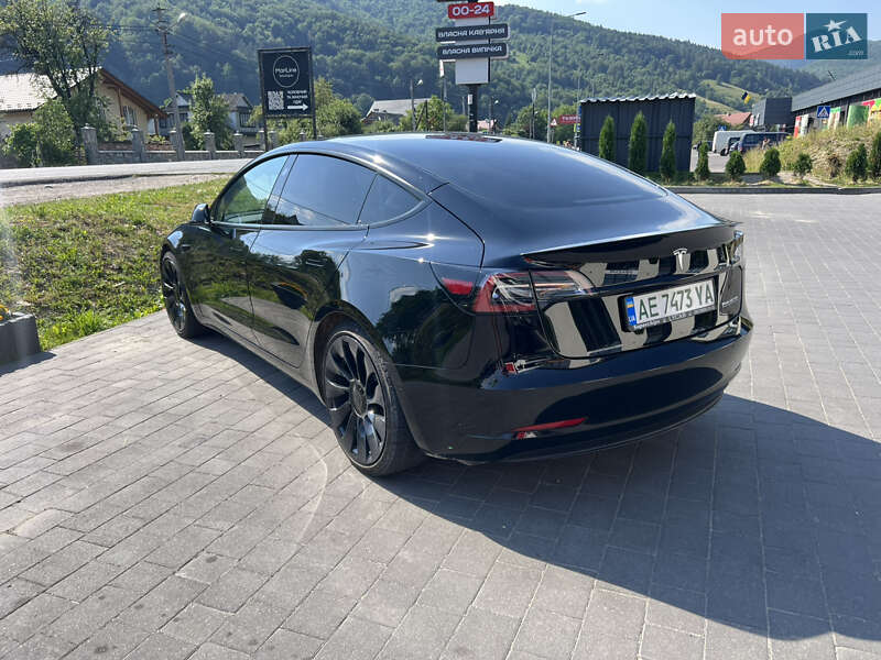 Седан Tesla Model 3 2022 в Ивано-Франковске