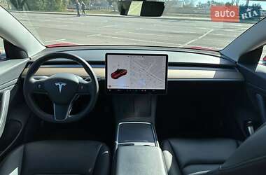 Седан Tesla Model 3 2021 в 