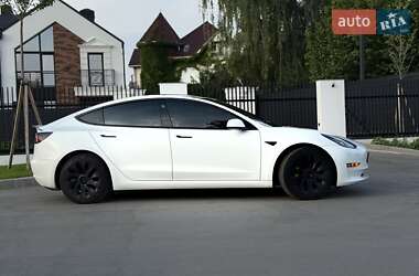 Седан Tesla Model 3 2021 в 