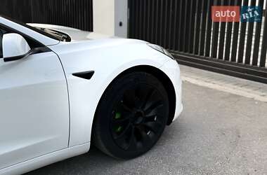 Седан Tesla Model 3 2021 в 