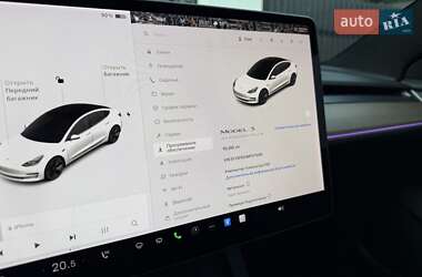 Седан Tesla Model 3 2021 в 