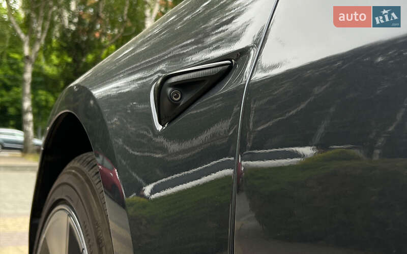 Седан Tesla Model 3 2021 в Львове
