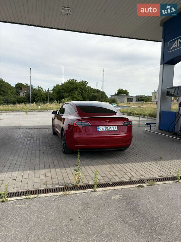 Седан Tesla Model 3 2021 в Чернівцях