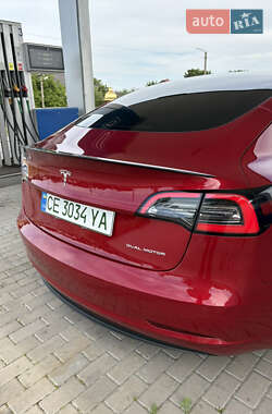 Седан Tesla Model 3 2021 в 