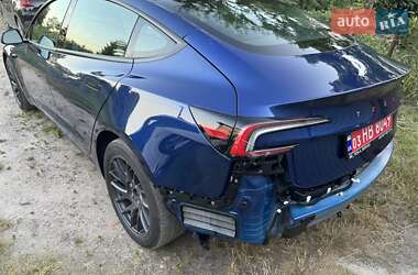 Седан Tesla Model 3 2024 в 