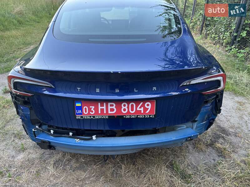 Седан Tesla Model 3 2024 в Львове