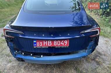 Седан Tesla Model 3 2024 в 