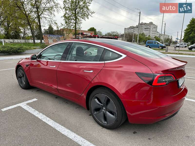 Седан Tesla Model 3 2019 в Ивано-Франковске