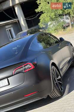Седан Tesla Model 3 2020 в 