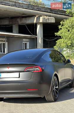 Седан Tesla Model 3 2020 в 