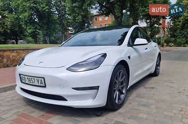 Седан Tesla Model 3 2021 в Киеве