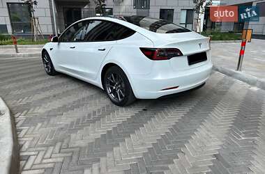 Седан Tesla Model 3 2023 в Львові