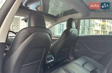 Седан Tesla Model 3 2023 в Львові