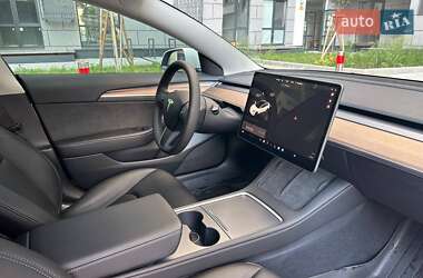 Седан Tesla Model 3 2023 в Львові