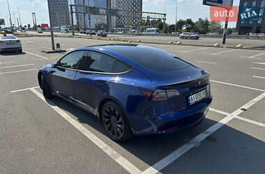 Седан Tesla Model 3 2021 в 
