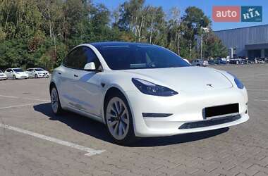 Седан Tesla Model 3 2022 в Львове