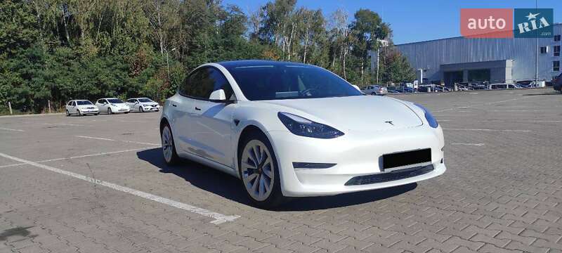 Tesla Model 3 2022