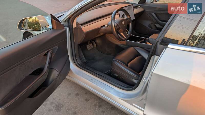 Седан Tesla Model 3 2018 в Одессе