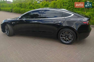 Седан Tesla Model 3 2020 в 