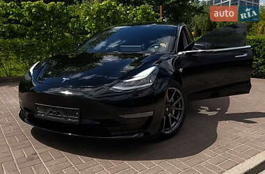 Седан Tesla Model 3 2020 в 