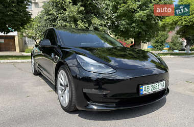 Седан Tesla Model 3 2022 в 
