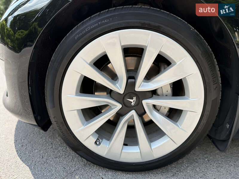 Седан Tesla Model 3 2022 в Вінниці