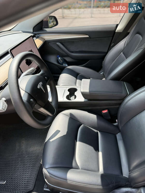 Седан Tesla Model 3 2022 в Вінниці