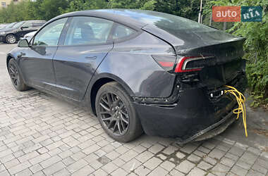 Седан Tesla Model 3 2024 в 