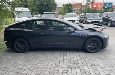 Седан Tesla Model 3 2024 в 