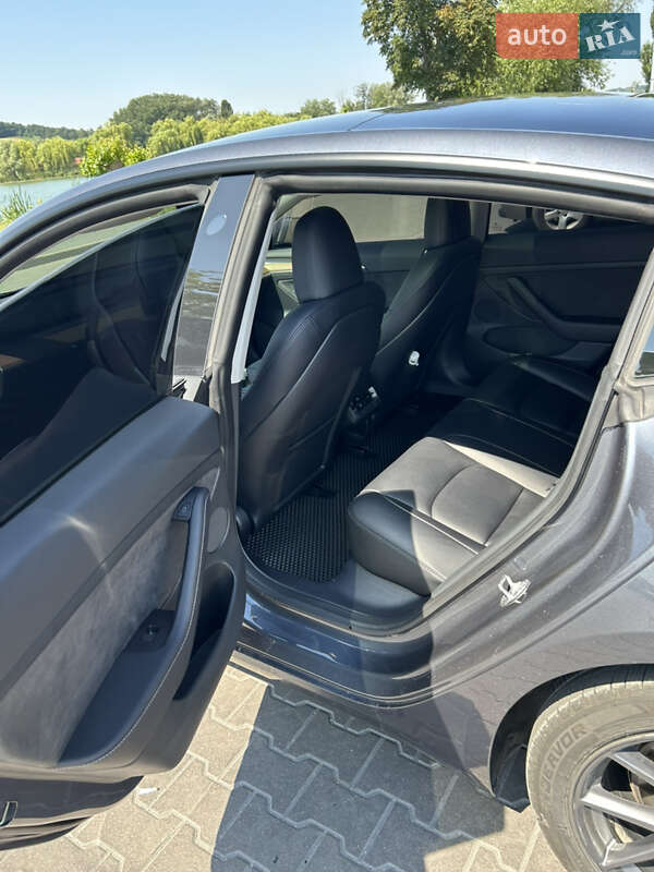 Седан Tesla Model 3 2022 в Василькові