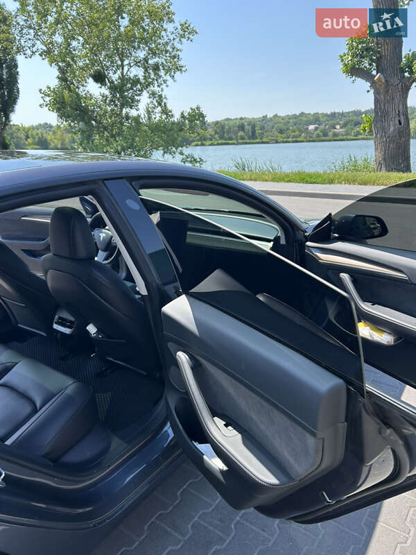 Седан Tesla Model 3 2022 в Василькові
